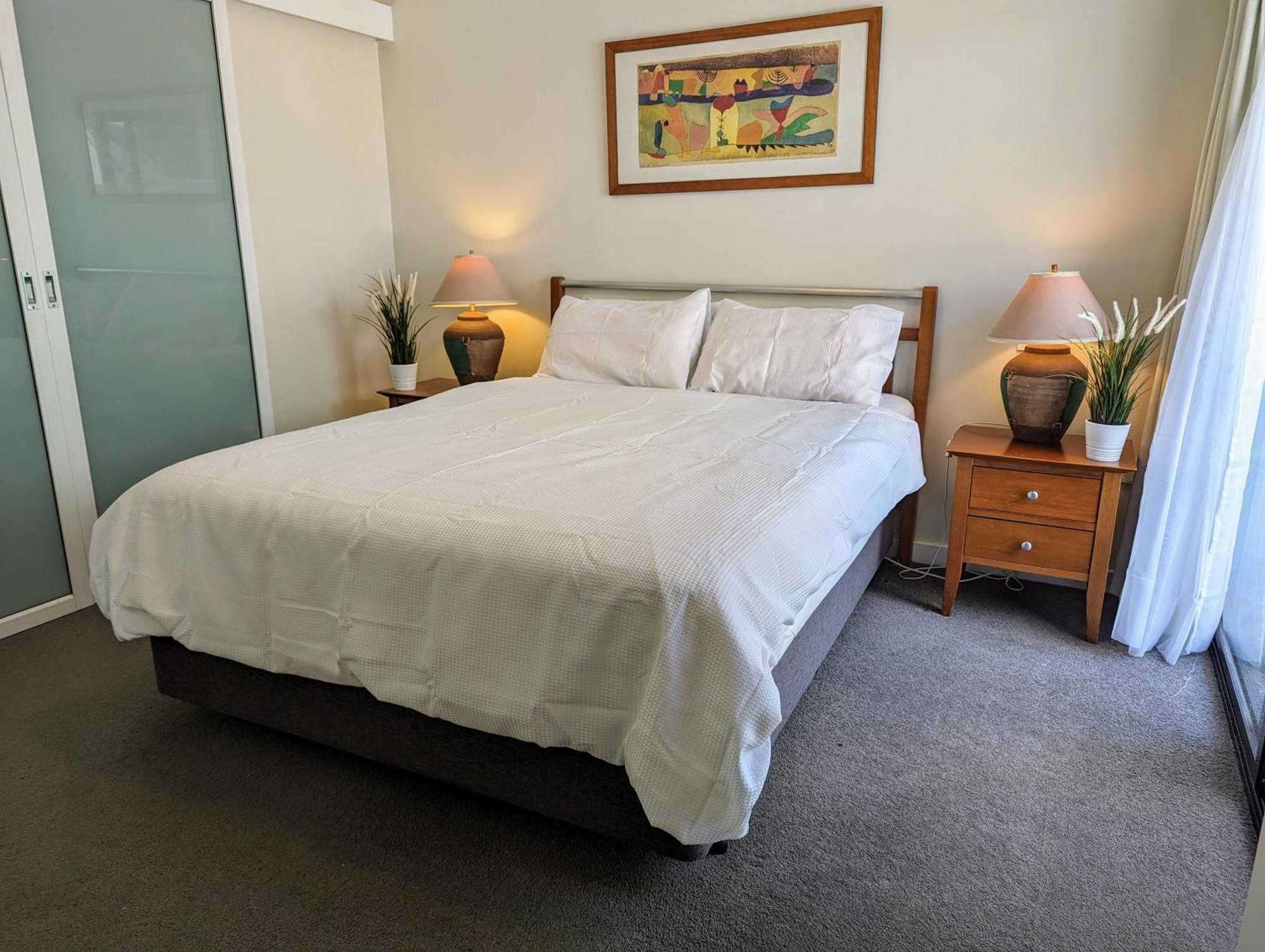 Lovely City Apartment With Private Courtyard, Pool, Free Parking, Gym パース エクステリア 写真